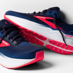 Ghost Max 2 W - Chaussures de course sur route Femme - Peacoat / True Blue / Diva Pink
