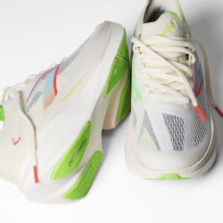Hyperion Max 3 - Chaussure de Course sur route - Coconut / Green Gecko / Pink Clay