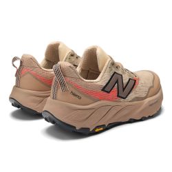 Fresh Foam X Hierro v9 - Chaussure de Trail pour Homme - Desert Clay avec Earth Shadow / Urgent Red