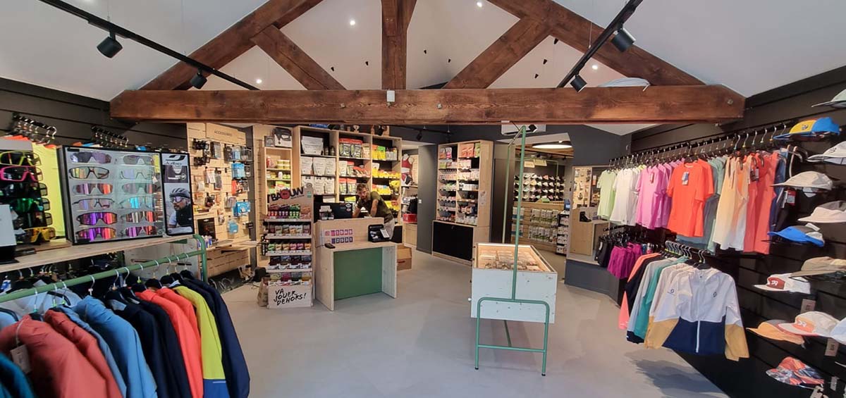 Magasin Terre de Running Albertville, spécialiste Course sur Route, Trail et Marche Nordique